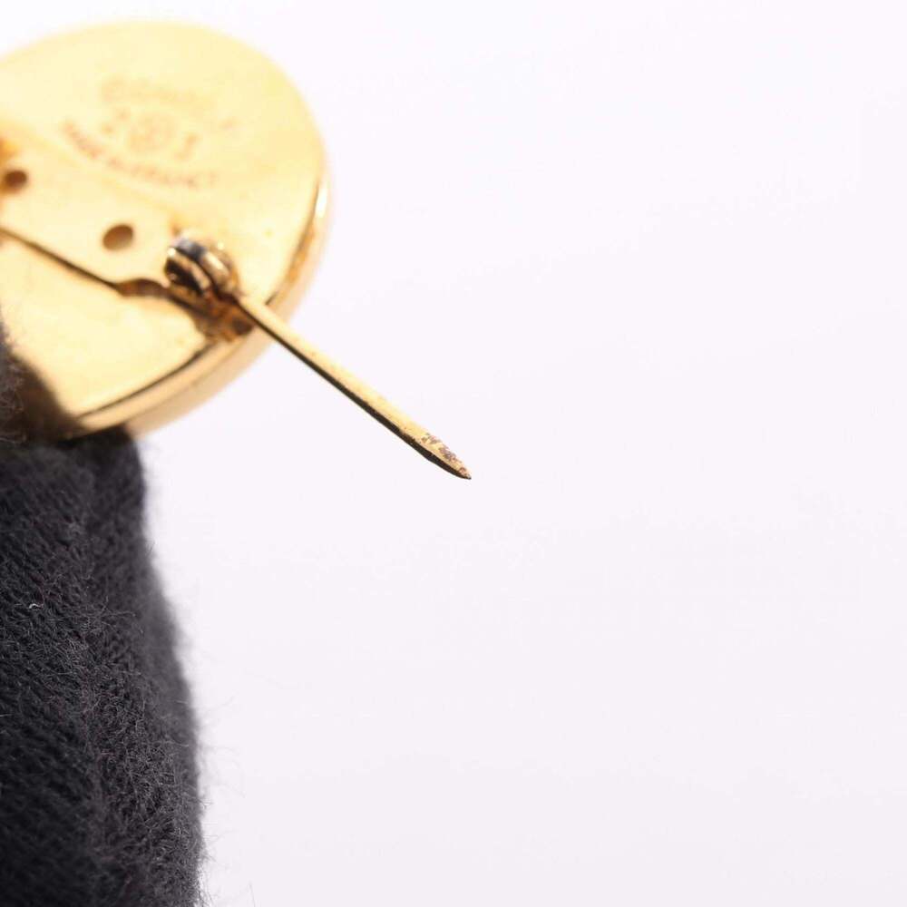 CHANEL Authentic Gold Logo Brooch - Picture 6 of 7